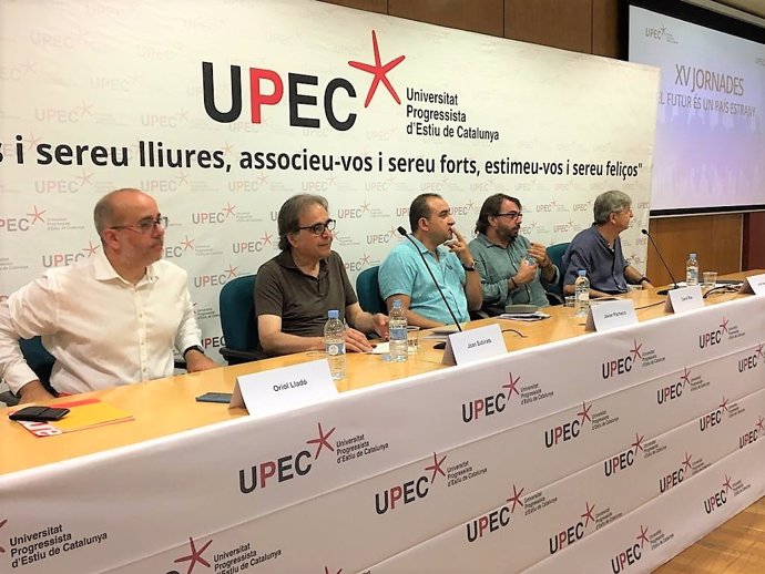 XV Universitat Progressista d'Estiu de Catalunya (Upec): Javier Pacheco (CCOO), Camil Ros (UGT), Jordi Serrano (UPEC) Jordi Subirats (Ajuntament de Barcelona), Oriol Lladó (Diputació de Barcelona).