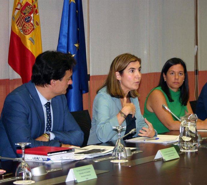 El secretario general de Empleo y Trabajo Autónomo, Agustín González; la consejera de Empleo, Formación y Trabajo Autónomo, Rocío Blanco; y la directora general de Autónomos y Economía Social, Susana Romero.