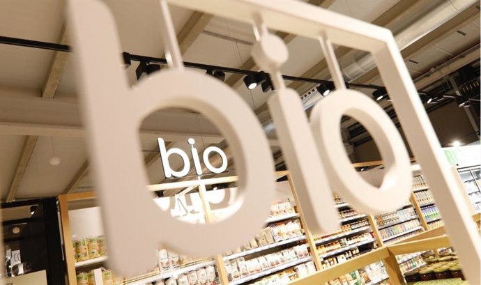 Economía.- Carrefour alcanza una oferta de 2.200 productos bio, veganos y vegeta
