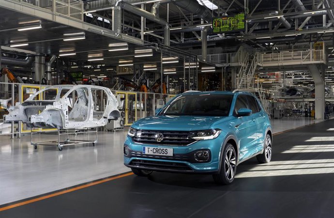 Un Volkswagen T-Cross, en el taller de Chapistería de Volkswagen Navarra.
