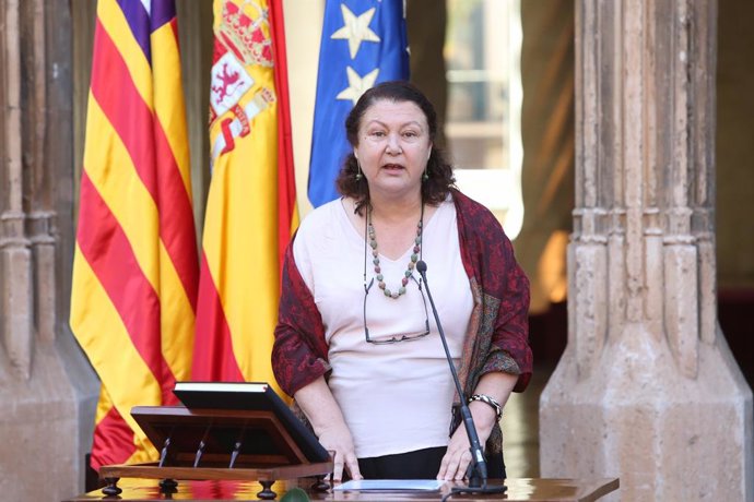 La consellera d'Agricultura, Pesca i Alimentació, Mae de la Petxina, durant la seva presa de possessió, recurs, arxiu