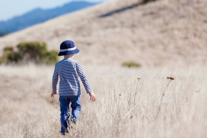 Niño, autismo, campo, aire libre.