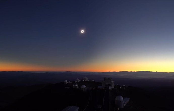Así se vio el eclipse solar en un observatorio de Chile