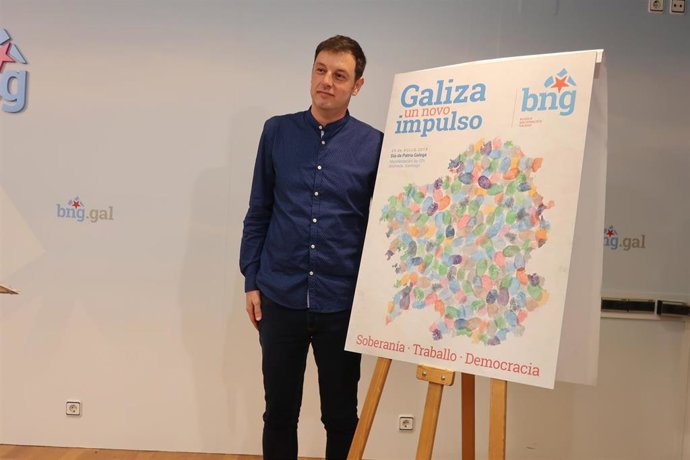 El secretario de Comunicación del BNG, Xavier Campos, presenta la campaña del BNG