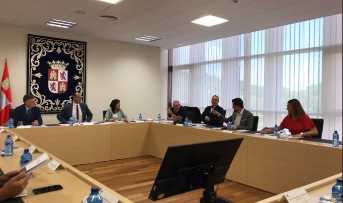 Tudanca cree que Egea y Espejo deberían sustituir a Mañueco e Igea en el debate de investidura