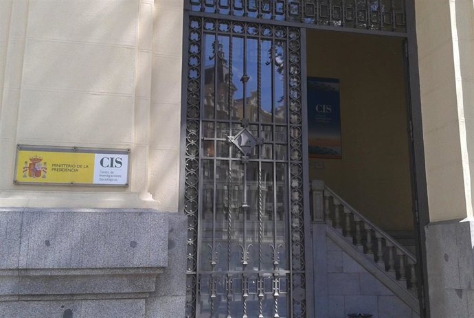 Fachada de la sede del CIS