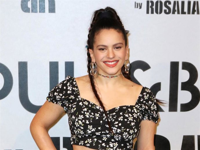 Rosalía en la premiere de su primera coleccion de ropa