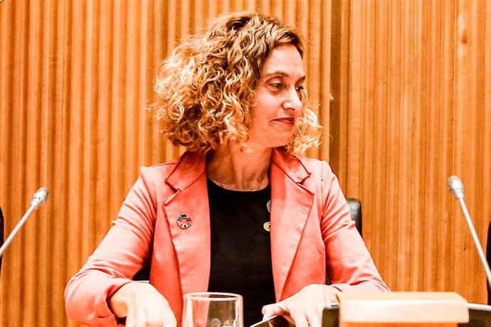 Meritxell Batet presenta la mesa redonda 'El nuevo ciclo político es femenino' e