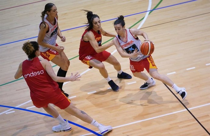Entrenamiento de la selección española femenina de baloncesto