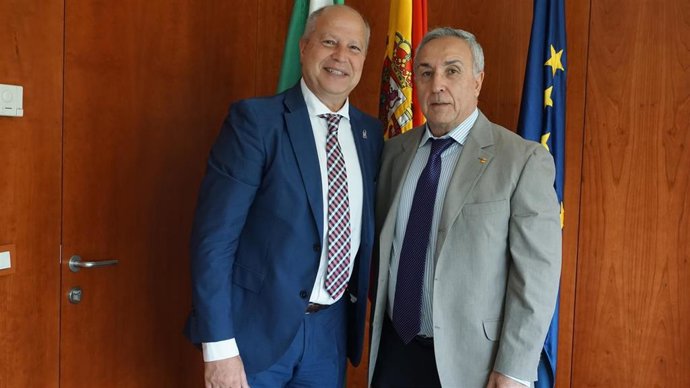 Nota De Prensa Y Fotografía. El Consejero Javier Imbroda Recibe A Alejandro Blanco, Presidente Del Comité Olímpico Español