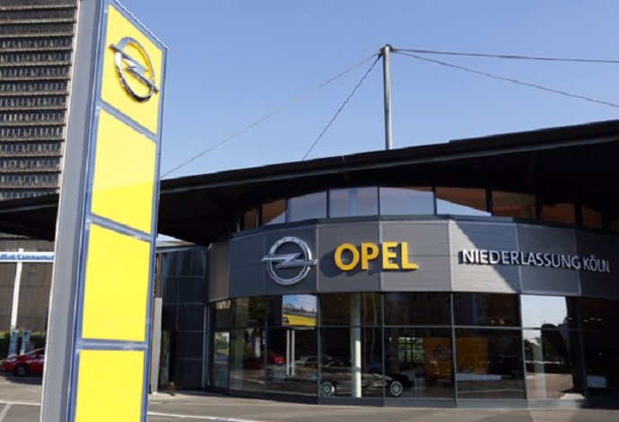 Concesionario de Opel en Colonia (Alemania)