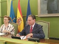 El alcalde de Oviedo lamenta la muerte de Arturo Fernández por ser "una pérdida irreparable"