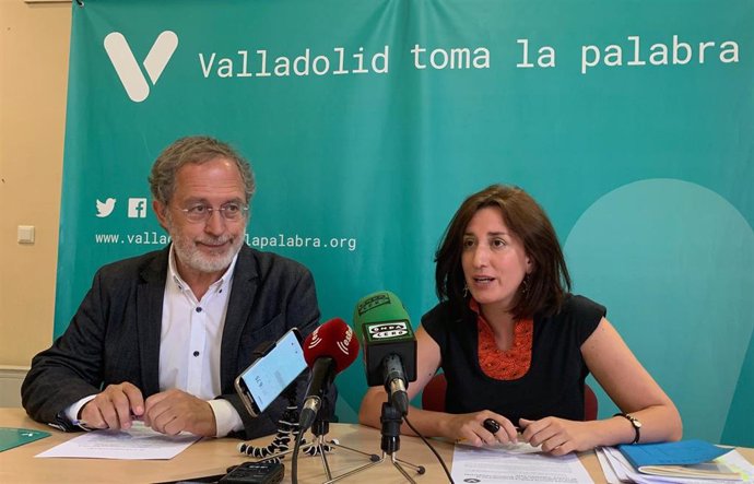 Los concejales de VTLP María Sánchez y Manuel Saravia.