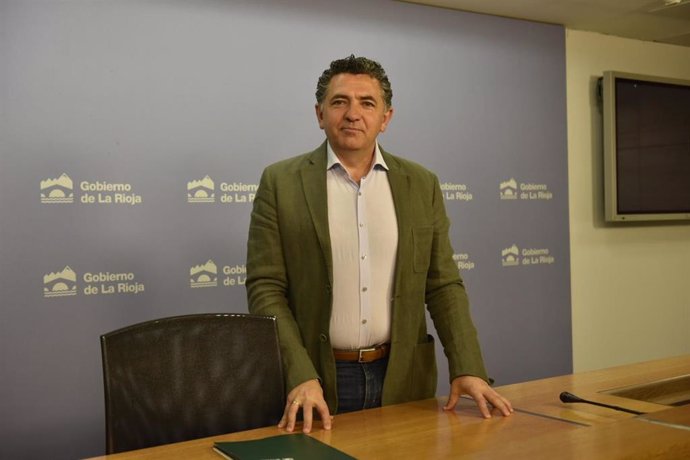 El consejero de Fomento del Gobierno riojano, lCarlos Cuevas, antes de participar en una comparecencia de prensa