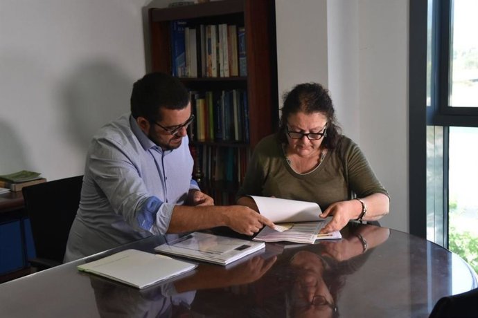 L'exconseller d'Agricultura, Vicen Vidal, traspassa la seva cartera a la nova consellera d'Agricultura, Pesca i Alimentació, Mae de la Petxina