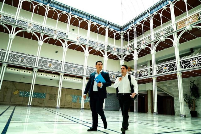 AMP.- PP, Cs y Vox, reunidos en la Asamblea de Murcia para intentar desbloquear la investidura de López Miras