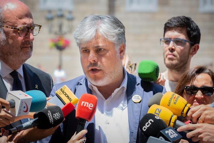 Albert Batet (JxCat) atiende a los medios tras la reunión con el presidente Quim Torra