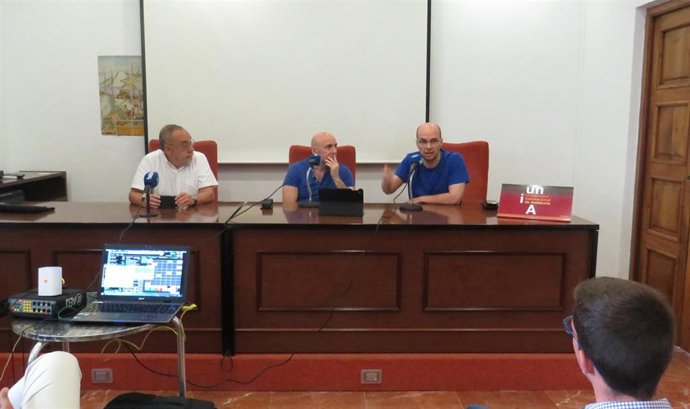 Julio Maldonado y MísterChip en los cursos de la UNIA