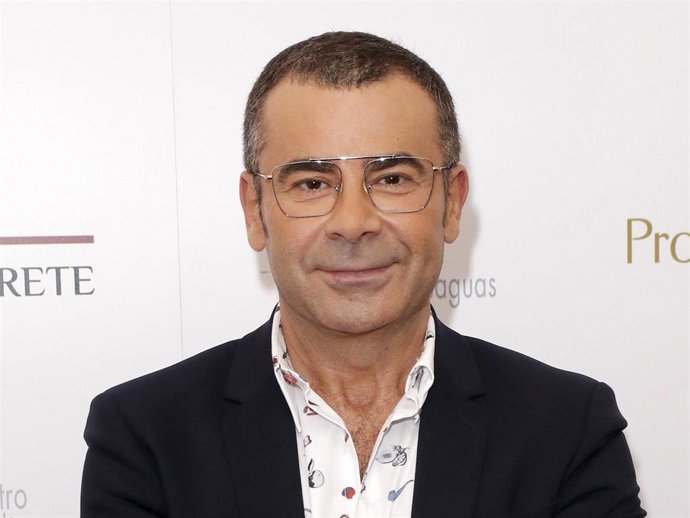 Hace más de cuatro meses, saltaba la noticia de que Jorge Javier Vázquez había sufrido un ictus. Gracias a la rapidez con la que fue al hospital, pudieron operarle a tiempo y no ha llegado a tener secuelas, pero lo cierto es que el ritmo de vida que ha 