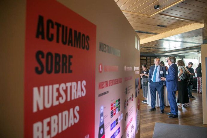 Coca Cola presenta informe de sostenibilidad en un 360 Room en Sevilla.