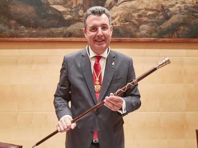 El presidente de la Diputación de Girona, Miquel Noguer, tras ser investido