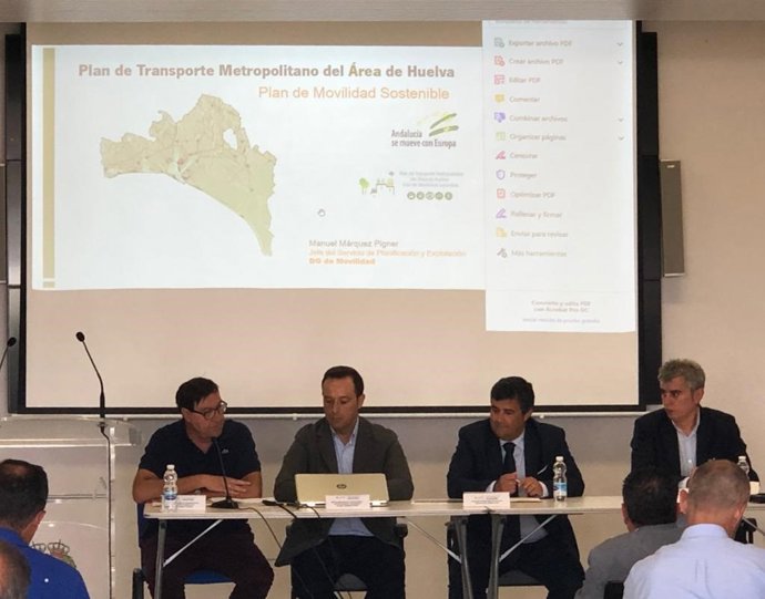 Representantes de la Dirección General de Movilidad de la Consejería de Fomento.