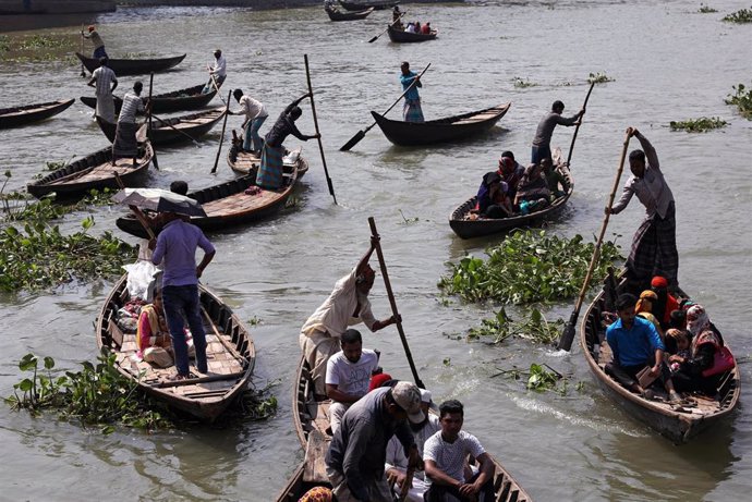 Barcas en un río de Dacca