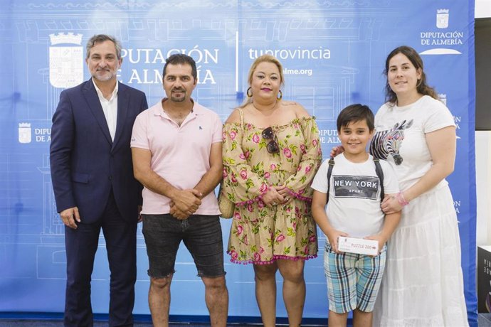 La Diputación firma contratos de viviendas de VPO en Albox