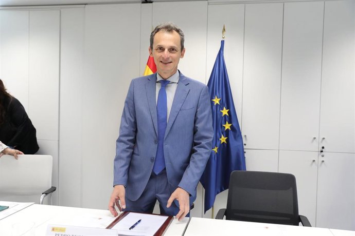 Reunión entre el ministro de Ciencia, Innovación y Universidades en funciones, Pedro Duque y el ministro de Educación de los Emiratos Árabes Unidos