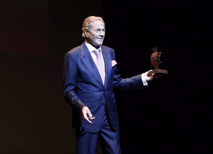 El actor Arturo Fernández el evento los Premios Actua de la Fundación ASGAE en 2018.