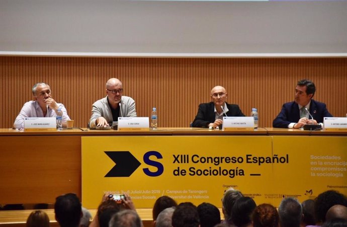 Unai Sordo y Pepe Álvarez participan en el simposio sobre 'El futuro del empleo, el futuro de las relaciones laborales'.