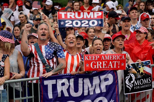 Seguidores del presidente Donald Trump durante la celebración del 4 de julio.