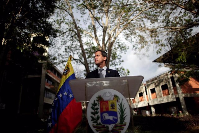 El autoproclamado "presidente encargado" de Venezuela, Juan Guaidó