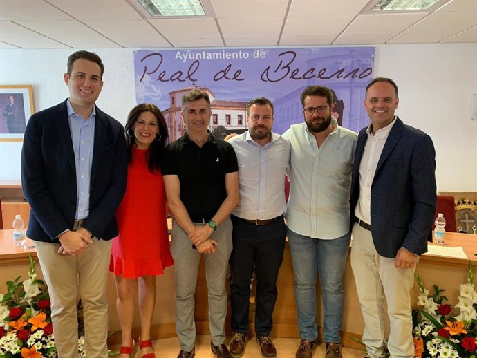 David Rodríguez con representantes del PSOE