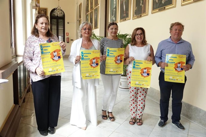 El Ayuntamiento De Málaga Informa: Técnicas De Soporte Vital Básico Actividades Preventivas En Salud En Las Playas Malagueñas