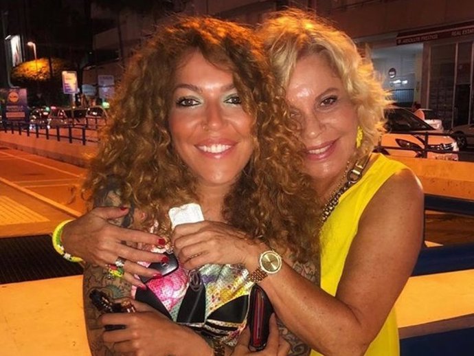 Sofía Cristo cumple años este viernes y la verdad es que su rostro refleja el buen momento por el que está pasando. La hija de Bárbara Rey no puede estar más unida a su madre y es que juntas han pasado por situaciones difíciles, pero aún así, madre e hi