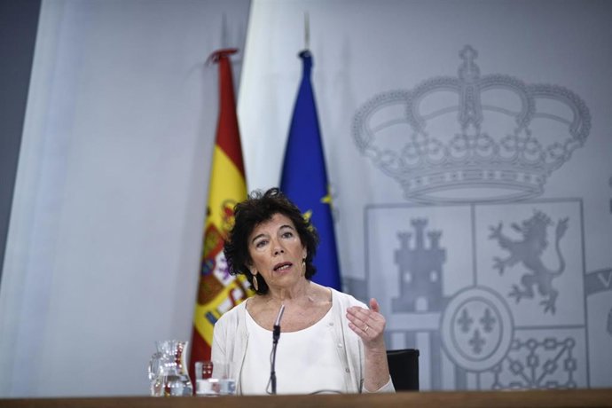 La ministra Portavoz, y de Educación y Formación Profesional en funciones, Isabel Celaá, comparece ante los medios de comunicación tras la reunión del Consejo de Ministros en Moncloa.