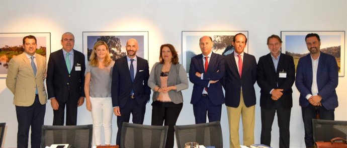 La Consejería de Agricultura y Landaluz apuestan por la promoción conjunta de lo