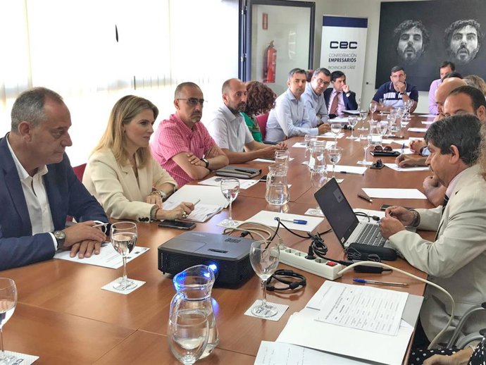 Np Y Foto Mestre En Consejo Empresarial Aeronáutico