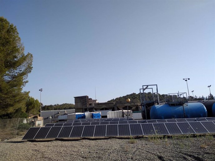 Planta fotovoltaica de TIRME en el término municipal de Calviá, ubicada en la estación de transferencia.