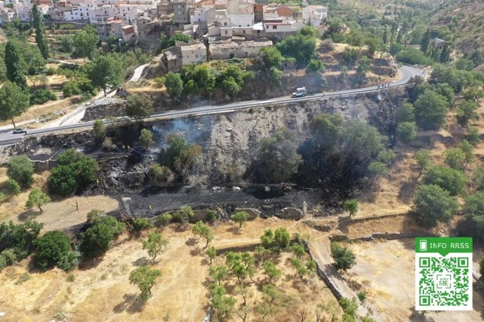 Fuego controlado en las inmediaciones de Bacares (Almería)