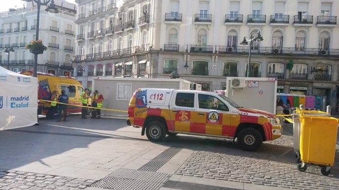 Una de las ambulancias del Samur dentro del dispositivo desplegado para las fiestas del Orgullo en Madrid