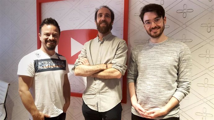 Los 'youtubers' y divulgadores científicos JJ Priego, Eduardo Sáenz de Cabezón y José Luis Crespo en la sede española de Google