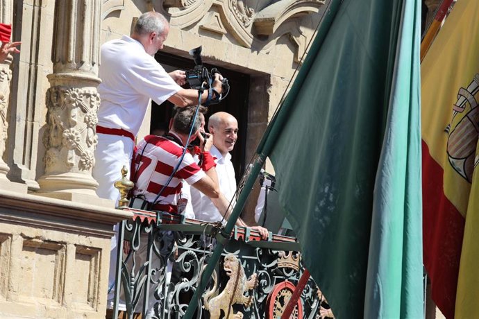 Jesús Garisoain en el momento del chupinazo.