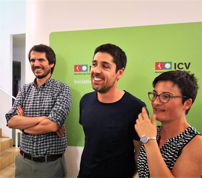 El portaveu d'ICV, Ernest Urtasun; el coordinador nacional d'ICV, David Cid, i la coordinadora nacional d'ICV, Marta Ribas