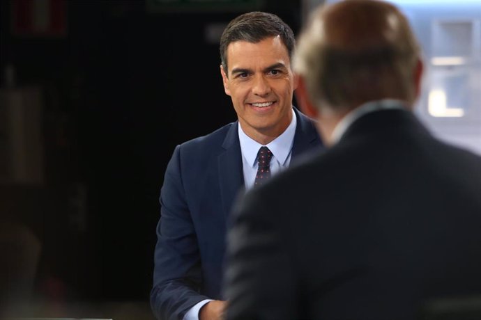 El presidente del gobierno en funciones, Pedro Sánchez, en una entrevista concedida a Telecinco en Madrid