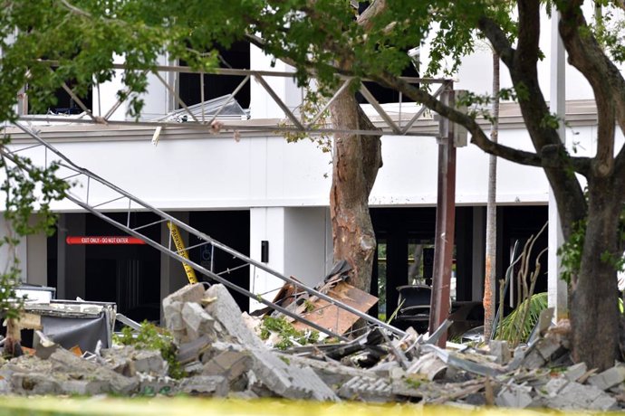 Derrumbe del centro comercial de Plantation, en Florida, a causa de una explosión.