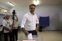 Mitsotakis augura un "nuevo amanecer" para Grecia tras entregar su papeleta en las elecciones generales