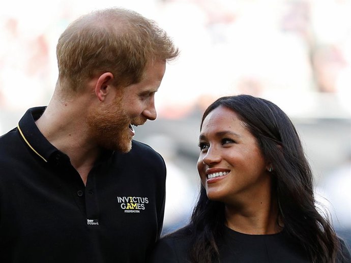 El Castillo de Windsor se ha llenado de alegría y felicidad este fin de semana porque es ellí donde decidieron realizar el bautizo al bisnieto de la Reina Isabel II de Inglaterra. Después de casi tres meses después de que el pequeño Archie viniera al mu