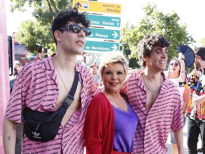 Muchos son los famosos que se suben a las carrozas del Orgullo Gay para pregonar a los cuatro vientos la libertad a la hora de amar y el respeto por bandera a todos los seres humanos independientemente de su orientación sexual. Una de las famosas que es